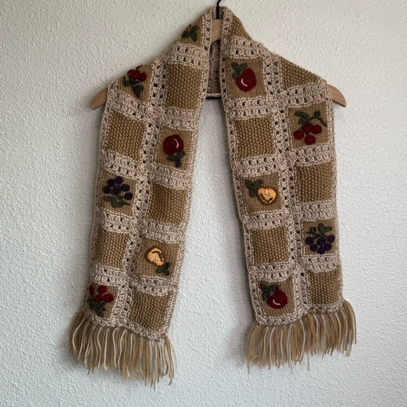 Boho Womens Fruit Berry Knitted Fringe Scarf Crochet Grannycore Prairie Country - Picture 1 of 7